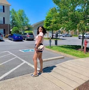 Meet your Posher, Laura